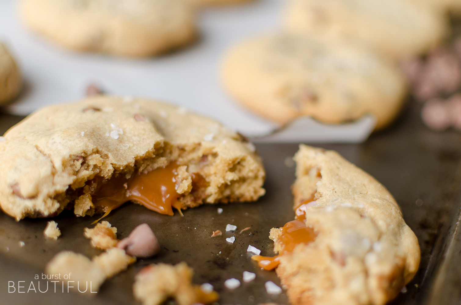 chocolate-chip-cookies-with-caramel-6402